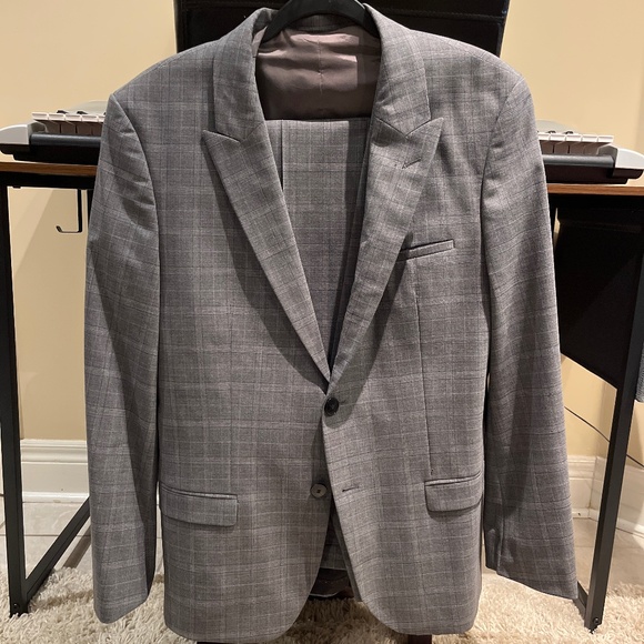 Hugo Boss Red Label 3pc suit - 40R - Picture 1 of 3